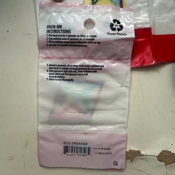 Lot of Girl Scouts Iron On Badges and Pins Brand New - Picture 8 of 8